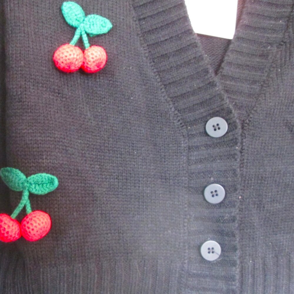 NEW Smak Parlour Black Cherries Cropped Knit Cardigan size medium large - Picture 6 of 7